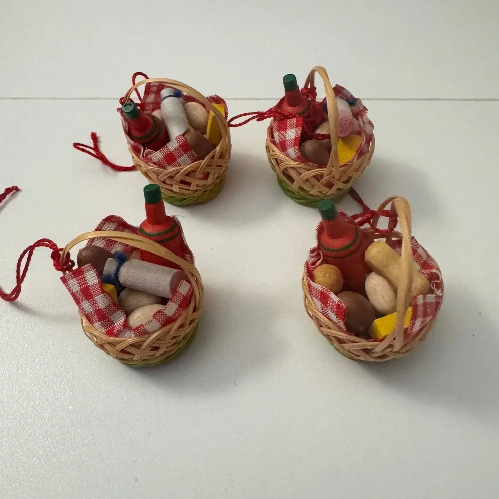 4 Vintage Steinbach Volkskunst Mini 1980's Picnic Basket Ornaments Germany